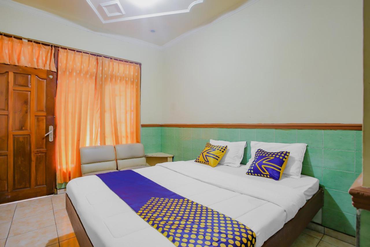 Spot On 90092 Dewi Safitri Hotel Семаранг Экстерьер фото