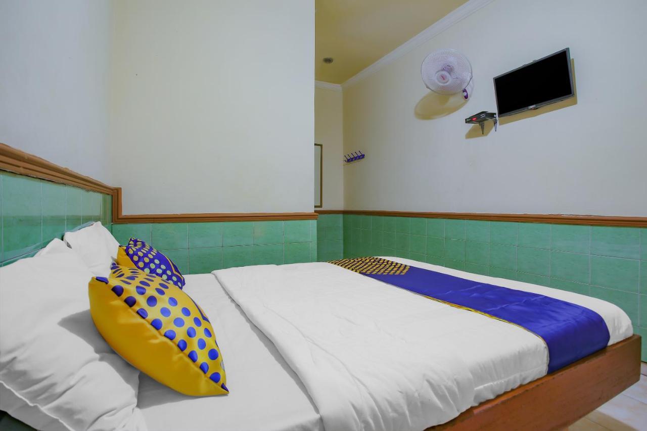 Spot On 90092 Dewi Safitri Hotel Семаранг Экстерьер фото