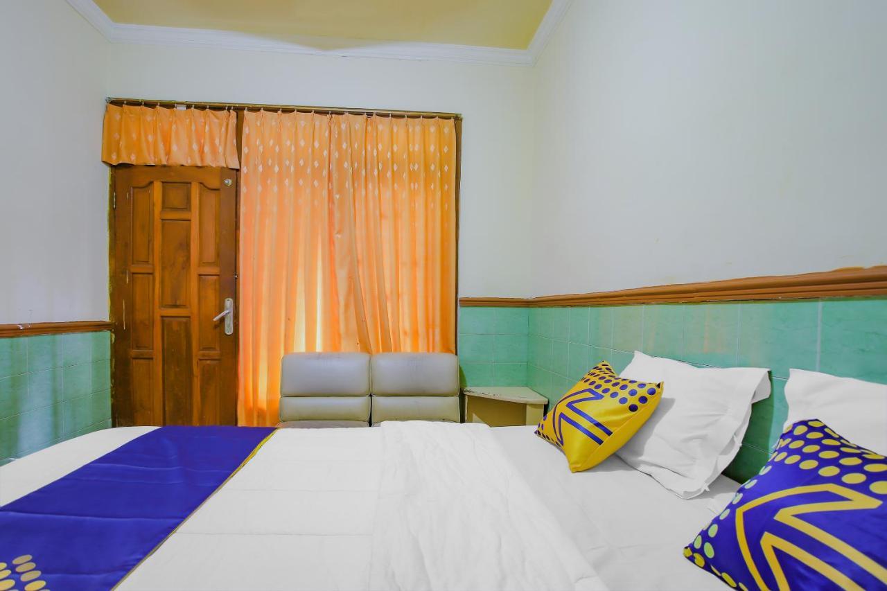 Spot On 90092 Dewi Safitri Hotel Семаранг Экстерьер фото