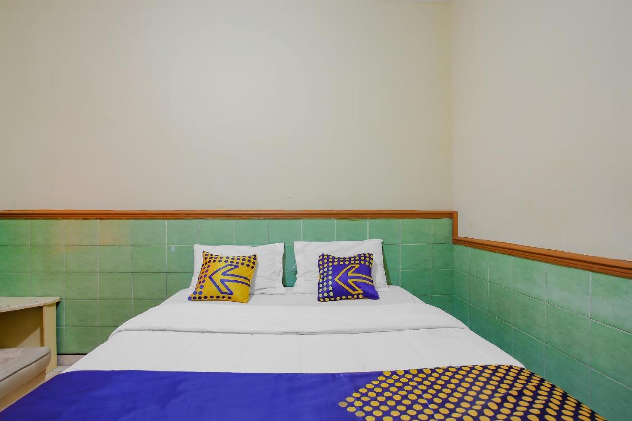 Spot On 90092 Dewi Safitri Hotel Семаранг Экстерьер фото