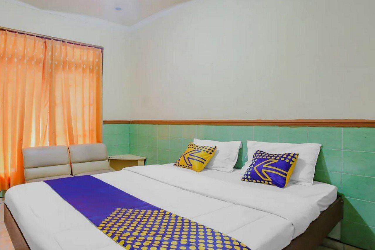 Spot On 90092 Dewi Safitri Hotel Семаранг Экстерьер фото